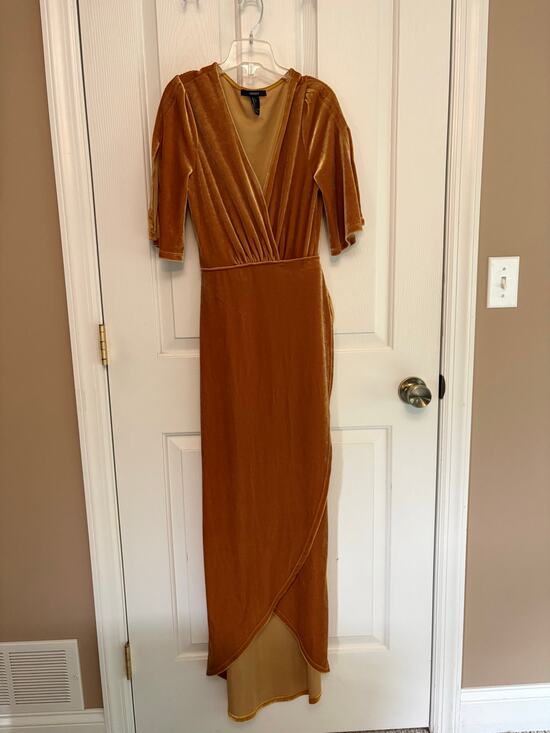 Forever 21 Dresses & Skirts - Forever21 Velvet Wrap Dress
